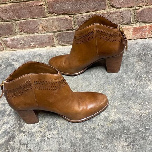 Vince Camuto Fetter Tan Leather Bootie Size 11 - Picture 6 of 10
